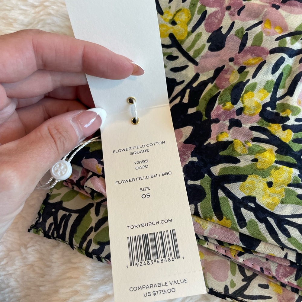 NWT Tory Burch Flower Field Cotton Square - Picture 4 of 7